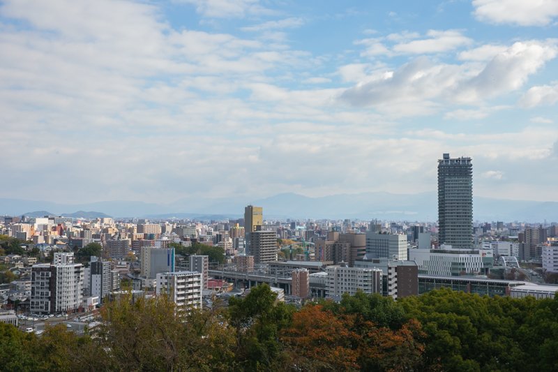 「万日山緑地公園」からは熊本市が一望できる